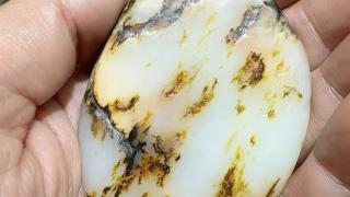 和田玉俄罗斯籽料原石